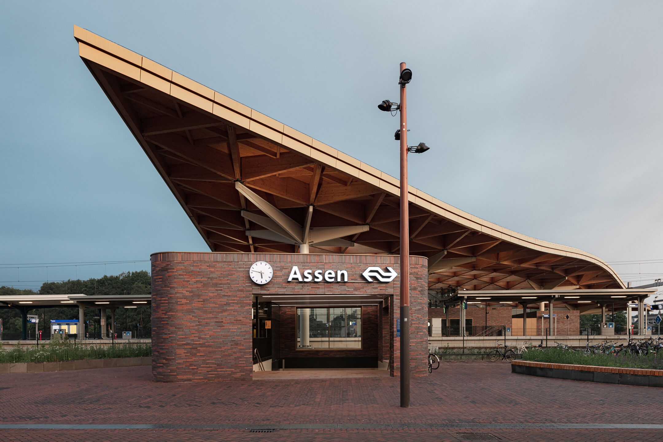 foto van station van Assen