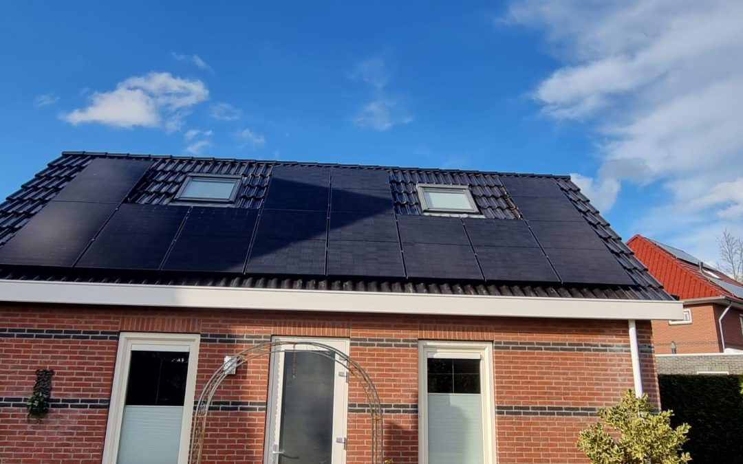 12 zonnepanelen geplaatst door Groenvolt in Stadskanaal